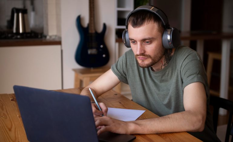 Secrets of Effective Online Learning: Tips from Experts